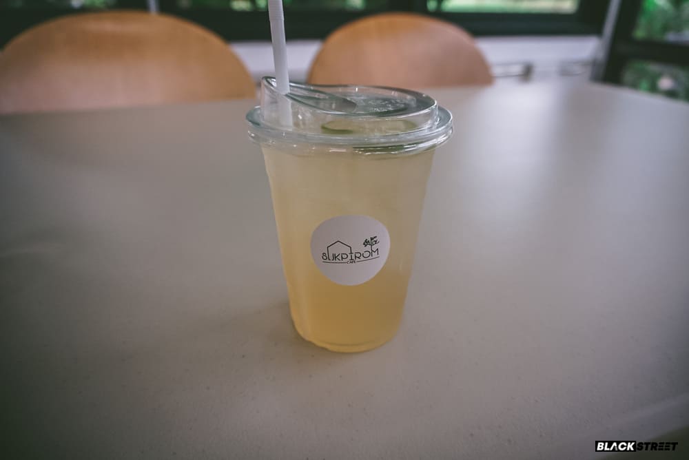 เครื่องดื่มร้านสุขภิรมย์ คาเฟ่ รูปที่สอง