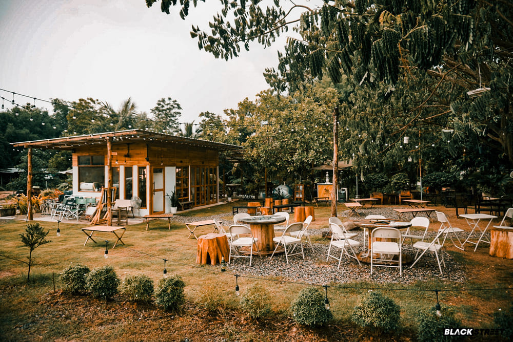 ภาพบรรยากาศภายนอกร้านสุขภิรมย์คาเฟ่ พะเยา