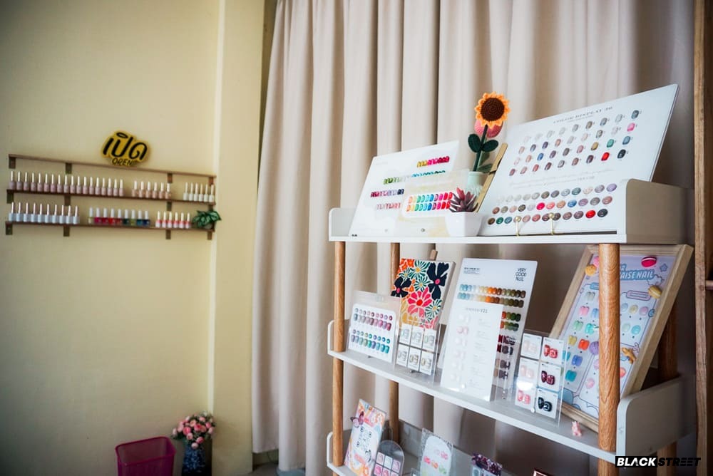 ภาพชาร์ตสี ที่ทางร้านตกแต่ง