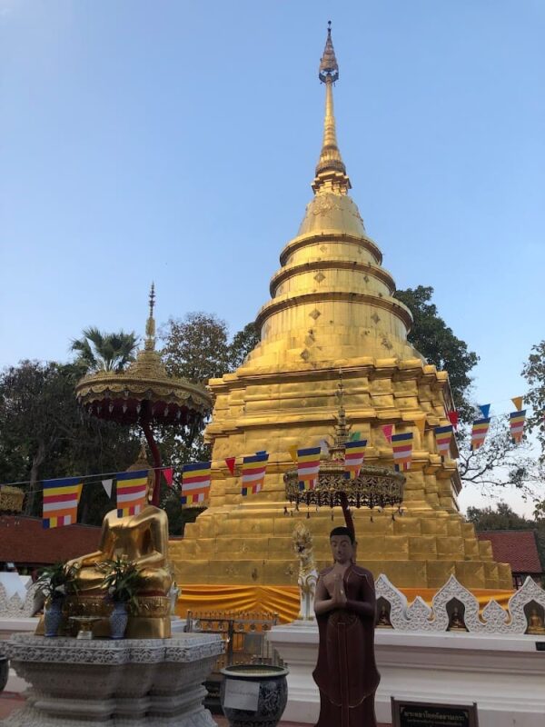 วิหารเก่าแก่ และพิพิธภัณฑ์ที่จัดแสดงโบราณวัตถุล้ำค่าวัดพระธาตุจอมทอง