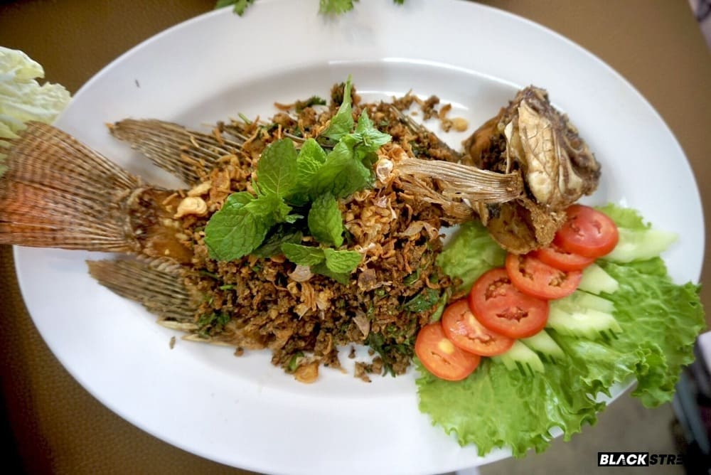 ลาบปลา เมนูปลาเด็ดที่ไปแล้วต้องสั่ง