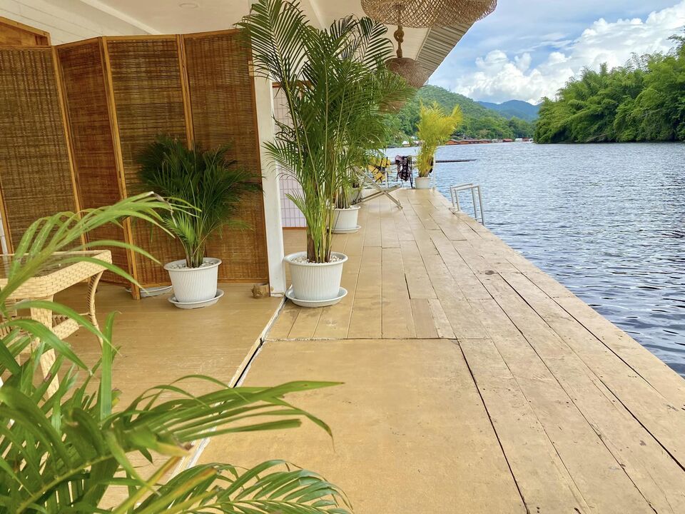 สามารถพาสัตว์เลี้ยงเข้ามาพักได้ Erawan Mountain Beach