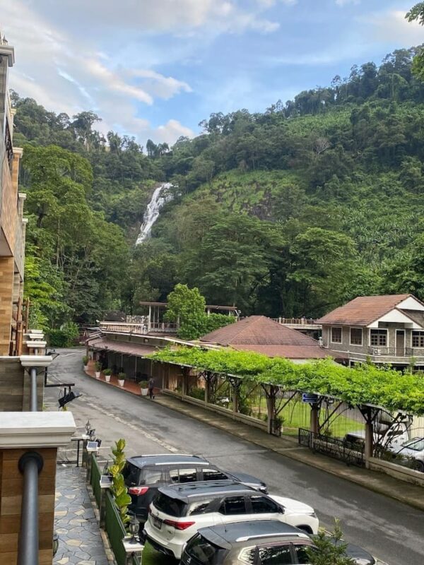 ถ่ายจากที่พักยังได้ Namtok Sarika Resotel