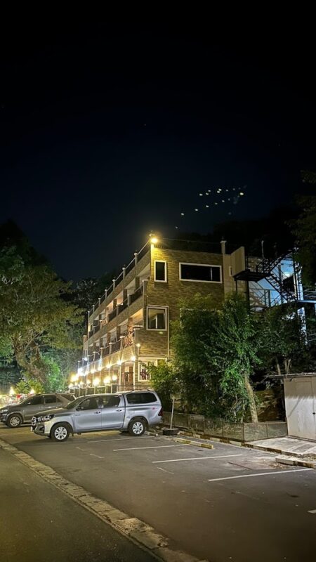 ตอนกลางคืน อากาศเย็นสบาย Namtok Sarika Resotel