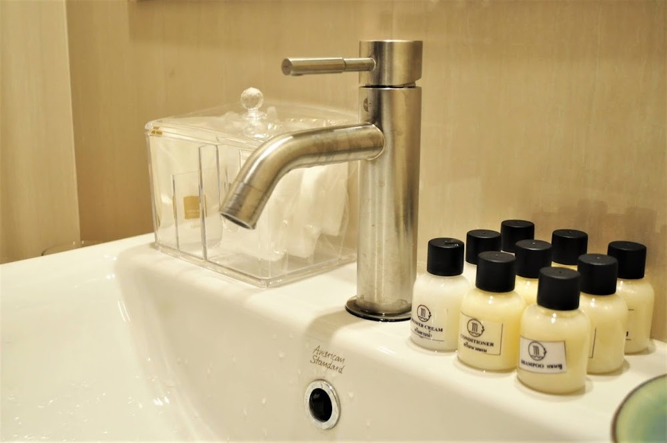 ของในห้องน้ำก็จัดเต็ม Namtok Sarika Resotel
