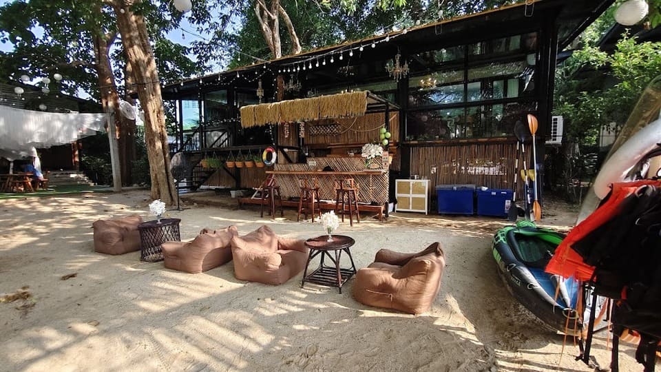 บรรยากาศภายนอก ธารน้ำ ริเวอร์ นครนายก