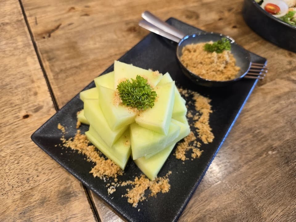 เมล่อนปลาย่าง Baanmelon desert