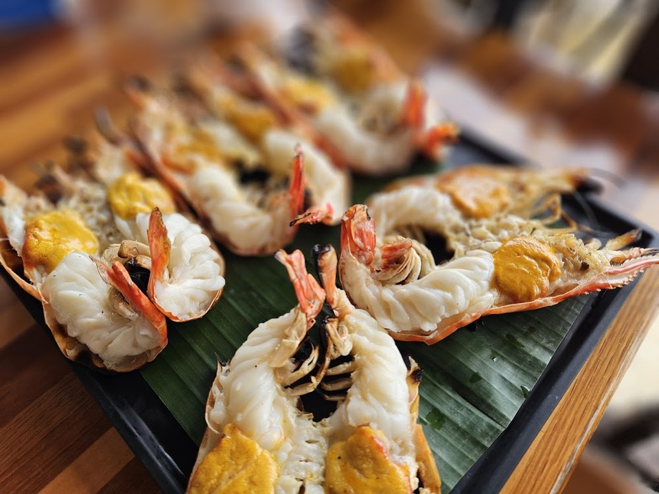 กุ้งตัวโตๆ เรือนไทยกุ้งเผา อยุธยา
