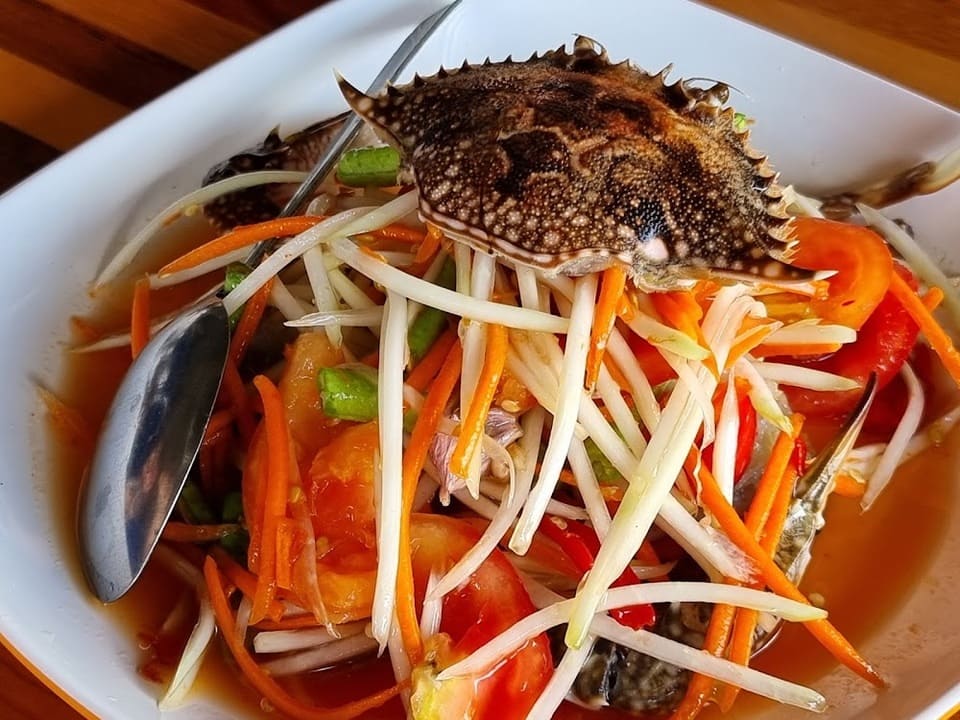 ส้มตำก็มา เรือนไทยกุ้งเผา อยุธยา