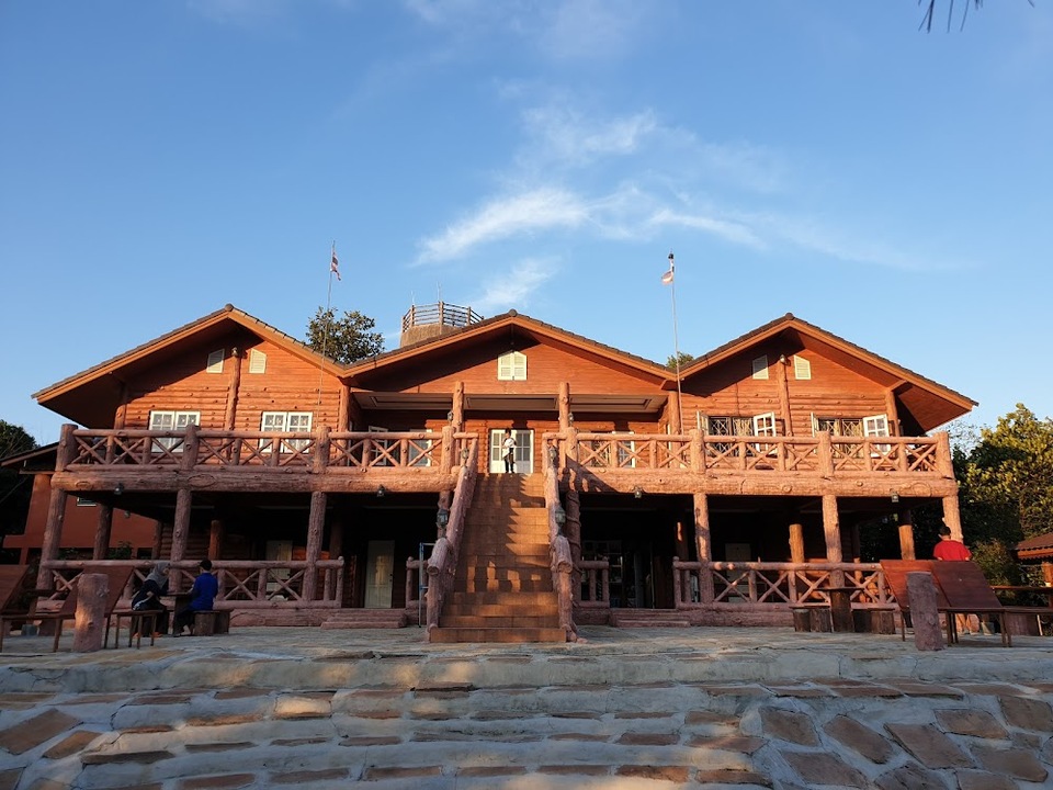 บ้านเคียงฝาย เขายายเที่ยง ที่พักเขายายเที่ยง
