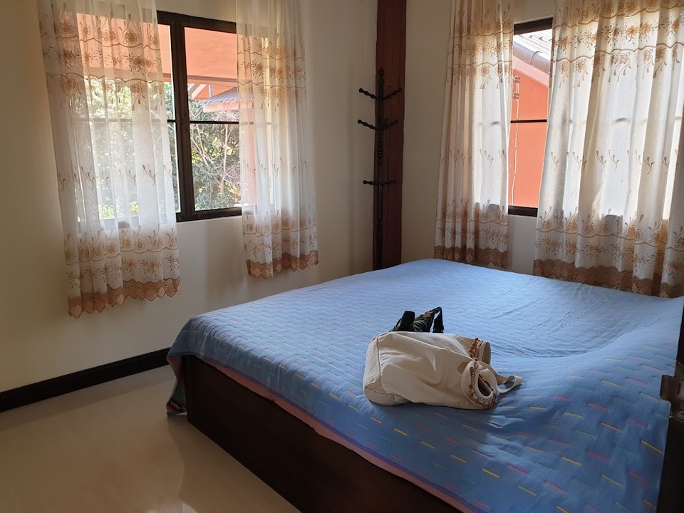 ภายในห้องพักสะอาดสะอ้าน ที่พักเขายายเที่ยง