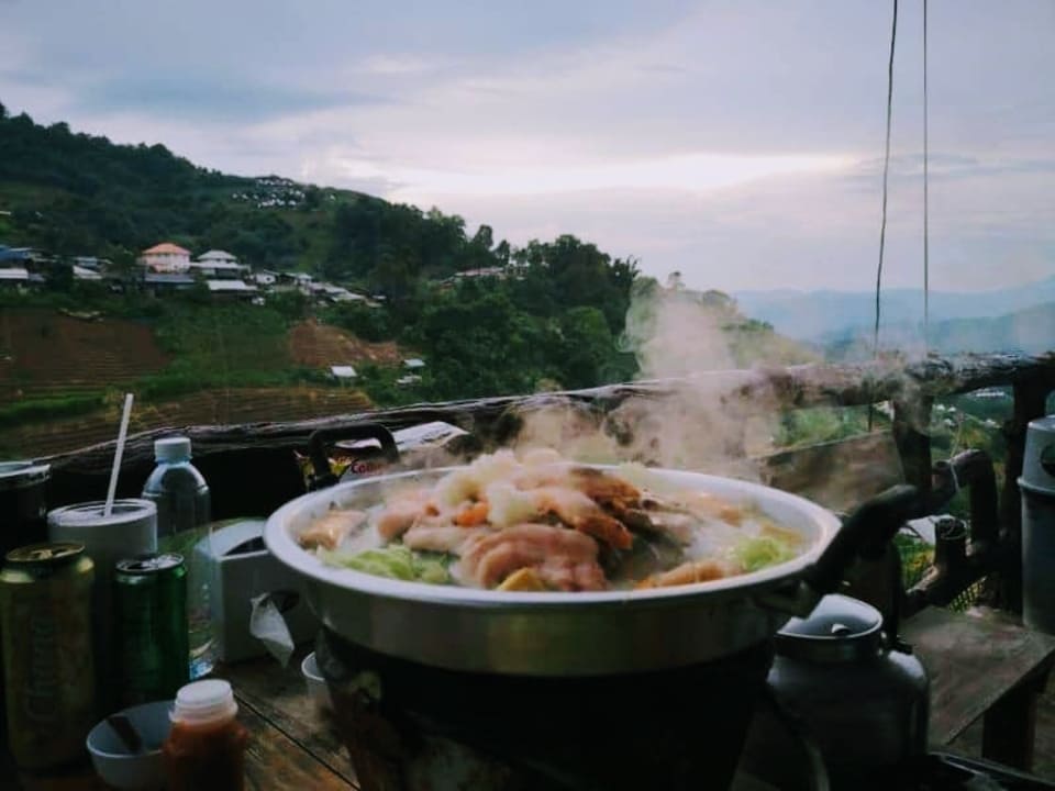 ไปช่วงหน้าหนาวอากาศเย็นสุดๆ ทานหมูกระตอนเย็น ที่พักม่อนแจ่ม