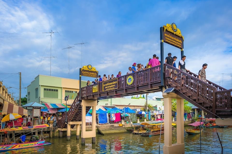 ที่นี่มีกิจกรรมให้ทำมากมาย ที่เที่ยวสมุทรสงคราม
