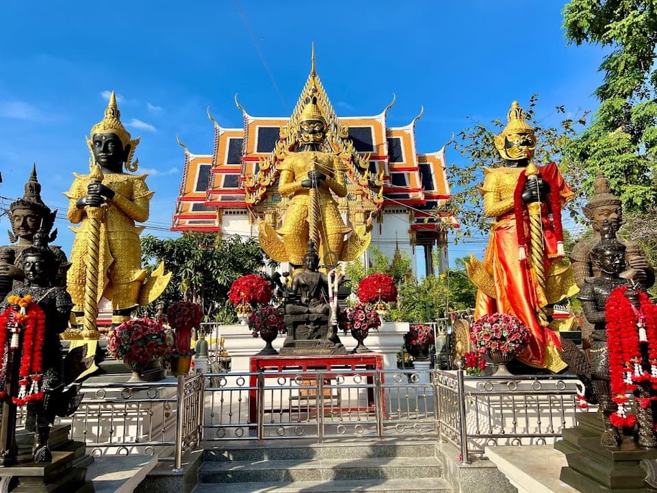 ทางจะวัดดังเรื่องท้าวเวสสุวรรณ ที่เที่ยวสมุทรสงคราม