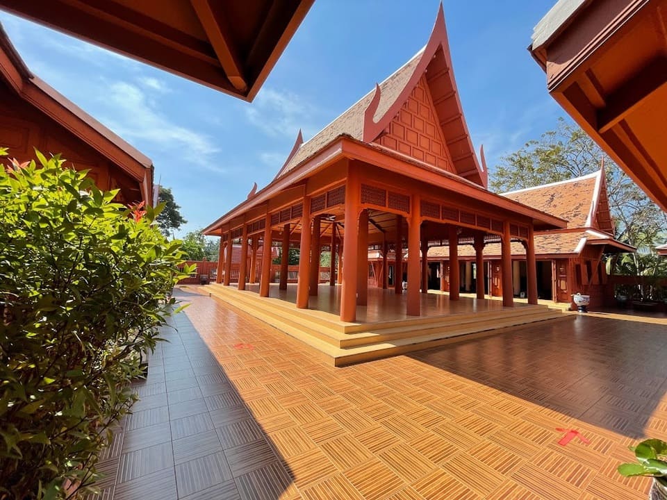 นอุทยานมีเรือนไทยหมู่ 5 หลัง ที่เที่ยวสมุทรสงคราม