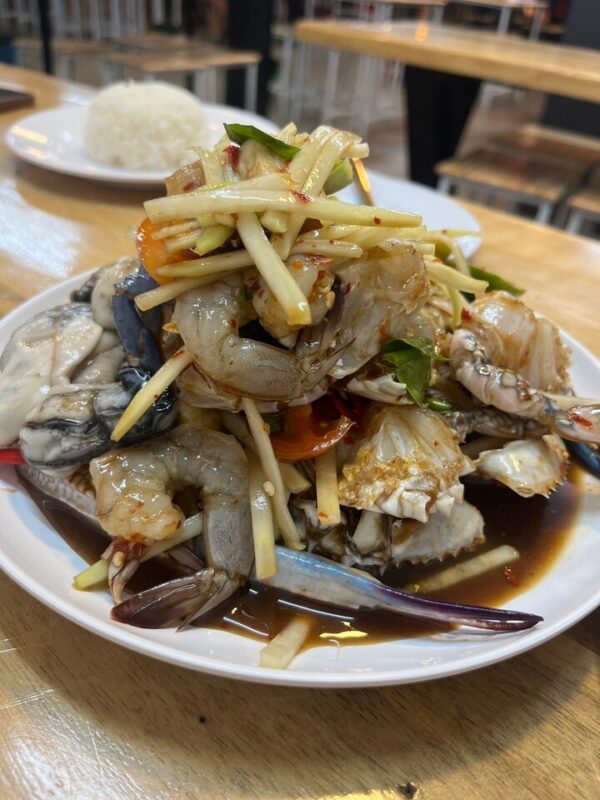 ตำทะเลรวม ยำปูม้าเจ็ดยอด