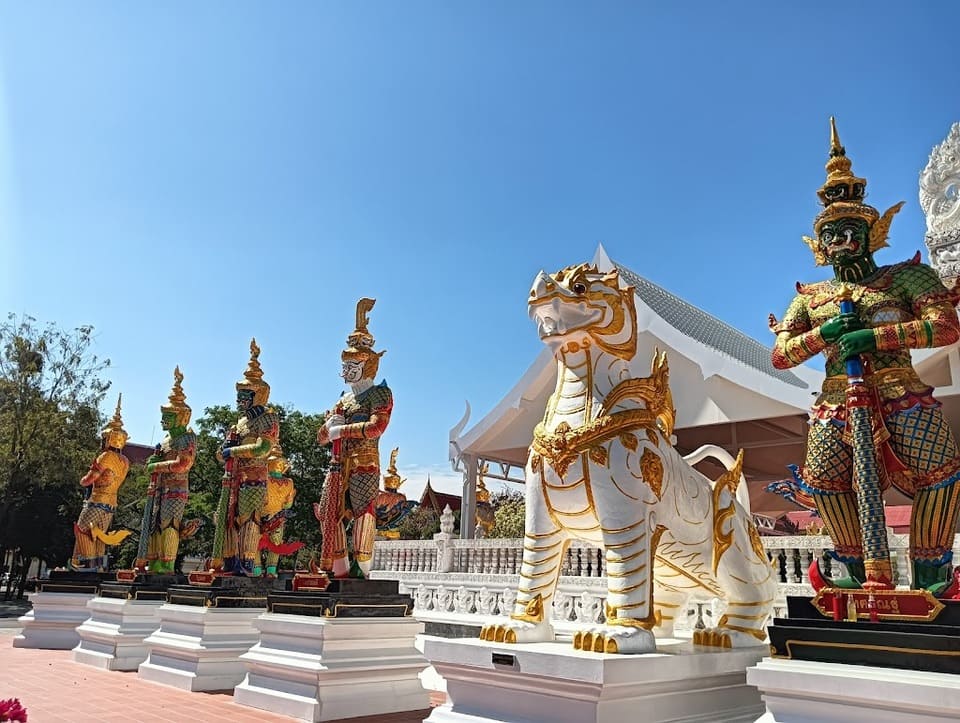 บรรยากาศที่เต็มไปด้วยชีวิตชีวา วัดดอนขนาก