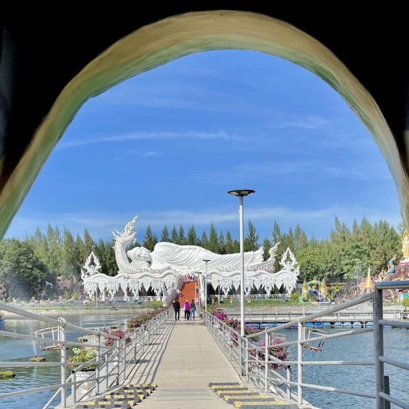 เป็นที่ท่องเที่ยวที่มีความงดงามทั้งทางด้านศิลปะและความสงบ เงียบ วัดดอนขนาก