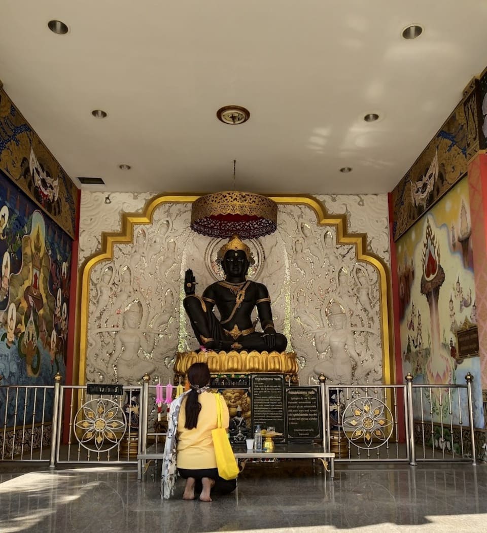 เป็นสถานที่ที่สะท้อนถึงประวัติศาสตร์และความศรัทธาของคนในพื้นที่ วัดดอนขนาก